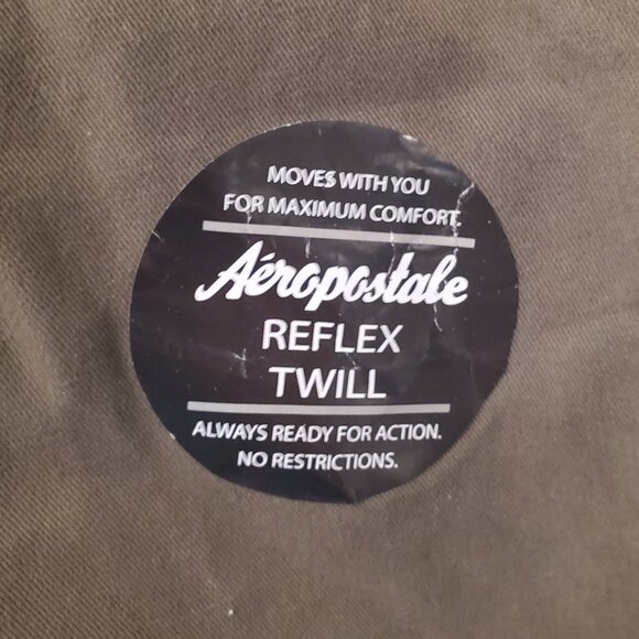 BNWT Aeropostale Reflex Twill Men's Olive Shorts Sz 36 - Picture 3 of 10